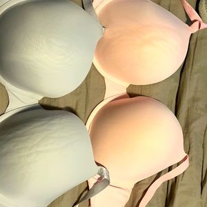 2 Victoria secret t shirt bras